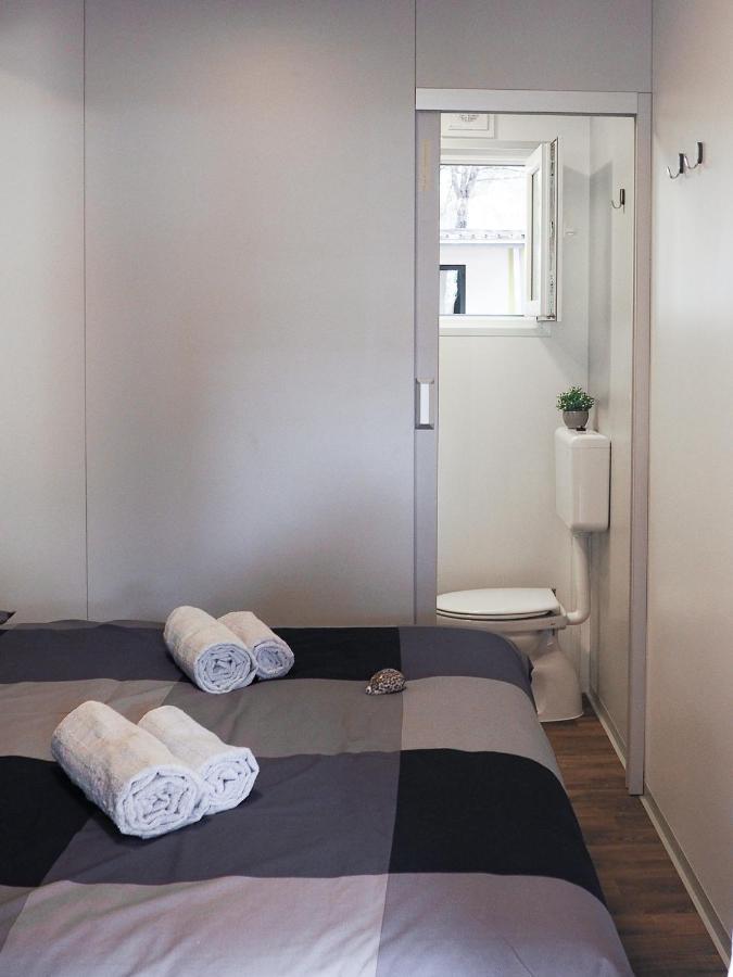 Lux Camp - Mobile Homes In Bi Village Fažana Exteriör bild